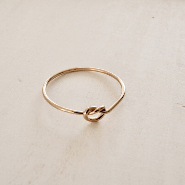 - KNOT RING -